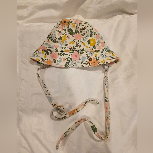 Baby Girl Patterned Bundle - Picture 10 of 12